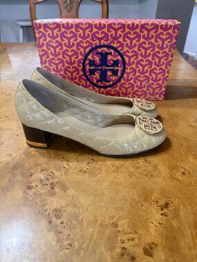 $275 Tory Burch Maggie Quilted Heels Beige sz 8.5